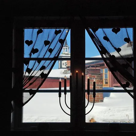 Regnbuegarden شقة روروس